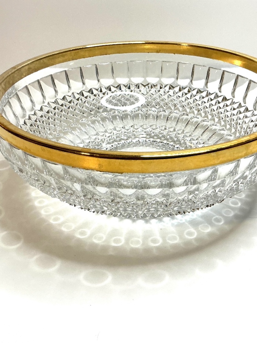 Clear Round Glass Bowl with Gold Rim, 8 in Diameter x 3 in Height